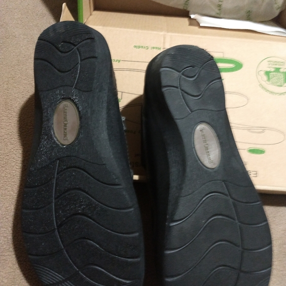 Earth Origin Shoes - Picture 2 of 5
